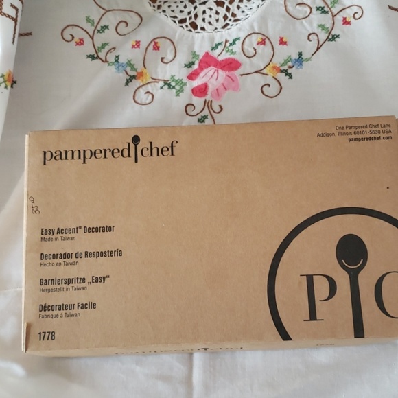 Kitchen Pampered Chef Easy Accent Decorator Poshmark